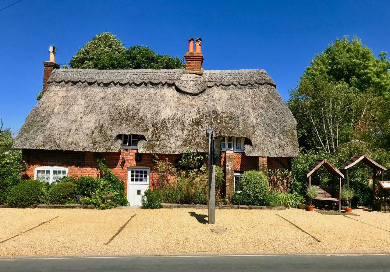 Thatched Cottage Hotel Brockenhurst Exterior photo